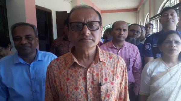 কেন্দুয়ায় প্রাথমিক বিদ্যালয় পরিদর্শন করলেন প্রাথমিক ও গণশিক্ষা উপদেষ্টা