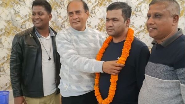 নেত্রকোণা—৩ আসনের সংসদ সদস্য ডাঃ রফিকুল ইসলাম হিলালী’র সৌজন্য সাক্ষাৎ করেন মিজানুর চৌধুরী’র সঙ্গে