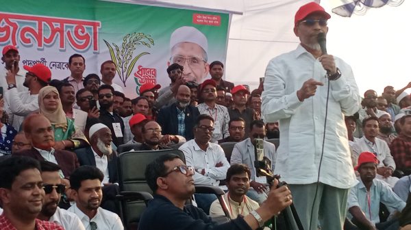 “এ দেশে এমন একটি দল আছে, যাদের কাজ কর্মই মুনাফেকি” ——————— লুৎফুজ্জামান বাবর