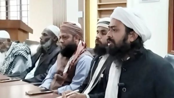 নেত্রকোণায় নির্বাচন থেকে সরে দাঁড়িয়েছেন খেলাফত আন্দোলনের প্রার্থী