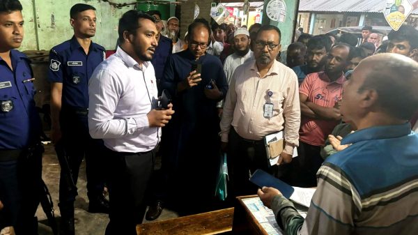 অবৈধ মজুদকৃত ৩,৫০০ লিটার ডিজেল জব্দ দোকানীকে ১০ হাজার টাকা জরিমানা