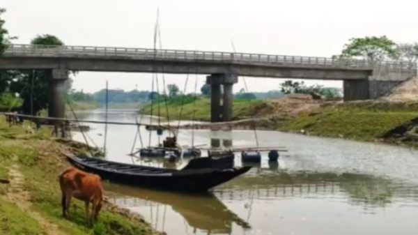 মোহনগঞ্জ অবৈধ বালু উত্তোলনে একজকে জরিমানা