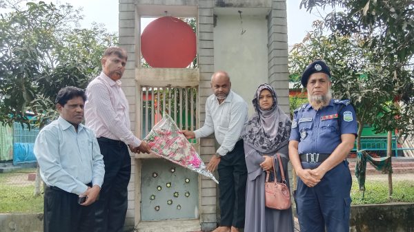 গণহত্যা দিবস উপলক্ষে কেন্দুয়ায় বধ্যভূমি পরিদর্শন ও পুষ্পস্তবক অর্পণ