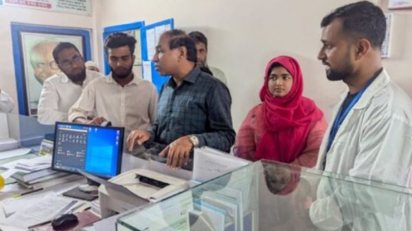 মোহনগঞ্জে ২০ বছর ধরে লাইসেন্স ছাড়া চলছে প্রাথমিক চক্ষু চিকিৎসা কেন্দ্র