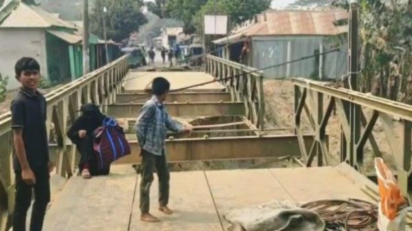 নেত্রকোণায় ভাঙা সেতুই এখন মরণফাঁদ দ্রুত সংস্কারের আশ্বাস সওজ নির্বাহীর