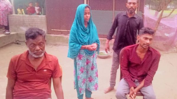 খাগজিপাড়ায় বিয়াই ও মেয়ের জামাই’কে মারধোর করেন আব্দুল কুদ্দুস