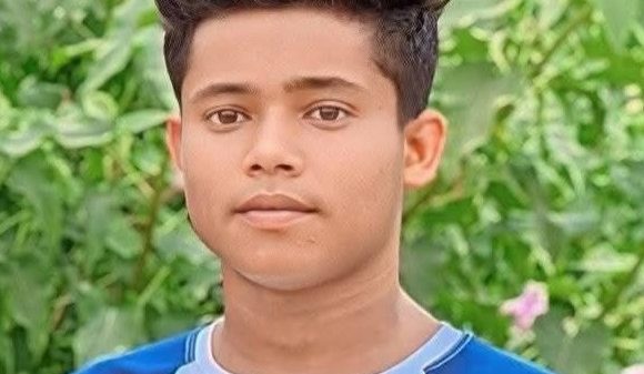 মধ্যনগরে জলাবদ্ধতা নিষ্কাশনের জন্য হাওরের বাঁধ কাটতে গিয়ে মাটি চাপায় যুবকের মৃত্যু