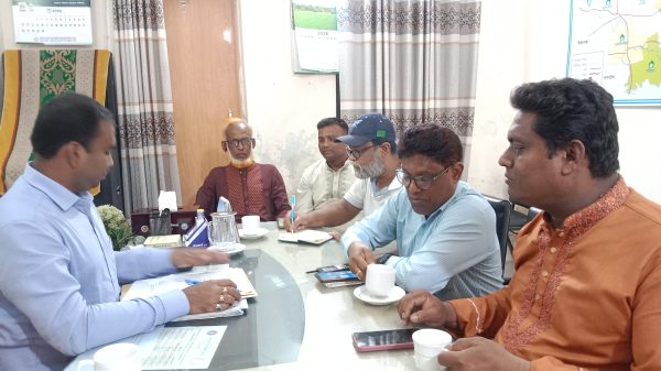 কেন্দুয়ায় ব্রি—৮৮ ধানের সংমিশ্রণে কৃষকের ব্যাপক ক্ষতি, কৃষি কর্মকর্তার সংবাদ সম্মেলন