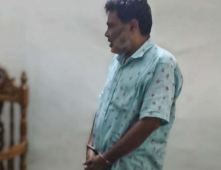 কেন্দুয়ায় মানব পাচারকারী গ্রেফতার