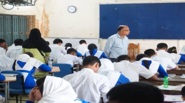 নেত্রকোণায় জেলা প্রশাসক পরীক্ষার্থীদের বিভিন্ন কেন্দ্র পরিদর্শন— সুষ্ঠু পরিবেশ নিশ্চিতের নির্দেশনা