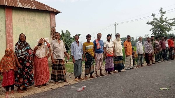 আটপাড়ায় দিনমজুরের মুক্তির দাবিতে প্রতিবাদ সমাবেশ