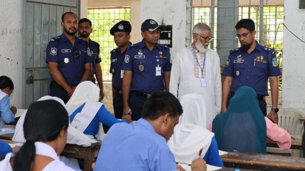 এসএসসি ও সমমান পরীক্ষা কেন্দ্র পরিদর্শনে পুলিশ সুপার মোঃ তরিকুল ইসলাম