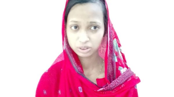 মোহনগঞ্জে স্কুল ছাত্রী’কে অপহরণের চেষ্টাঃ তরুণী আটক