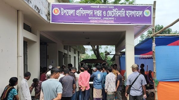 দীর্ঘদিন একই কর্মস্থলে দায়িত্ব পালন সেবার মান ও জবাবদিহিতা নিয়ে প্রশ্ন?