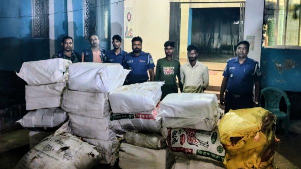ট্রাকভর্তি ভারতীয় পণ্য জব্দ, দুইজন আটক