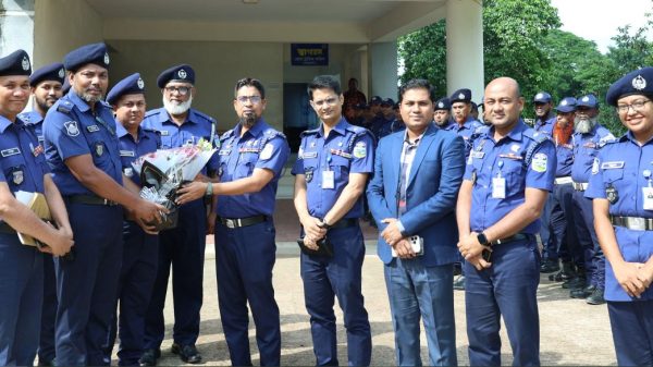 নেত্রকোণা ট্রাফিক অফিস বার্ষিক পরিদর্শন করলেন পুলিশ সুপার মোঃ তরিকুল ইসলাম