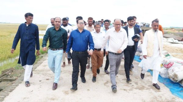 খালিয়াজুরী বন্যা ও দুর্যোগ পরিস্থিতি পরিদর্শনে জেলা প্রশাসক খন্দকার মুশফিকুর রহমান
