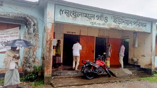 পূর্বধলায় টিআর কাবিটা প্রকল্প কাজে দুনীর্তির অভিযোগ
