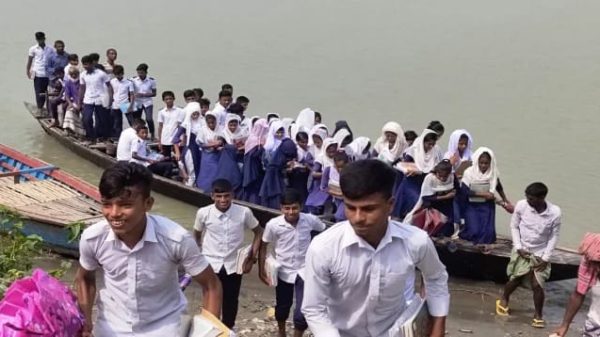 মধ্যনগরে সাত গ্রামের শিক্ষার্থীদের দুর্ভোগ লাঘবে মাধ্যমিক বিদ্যালয় প্রতিষ্ঠার দাবি