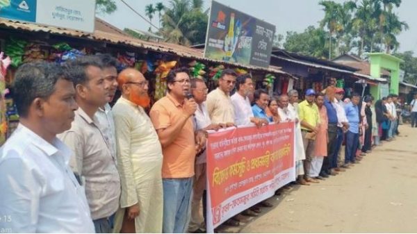 দুর্গাপুরে কৃষক—ক্ষেতমজুরদের বিক্ষোভ সমাবেশ-প্রধানমন্ত্রীর বরাবর স্মারকলিপি প্রদান
