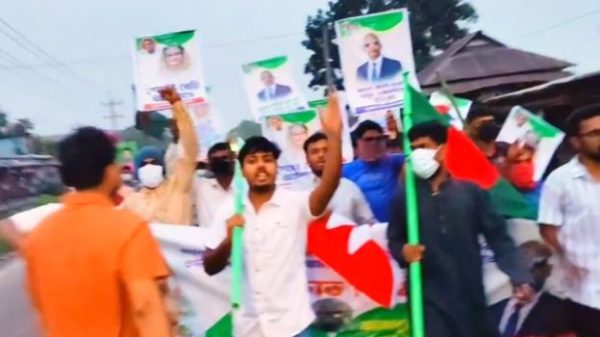 পূর্বধলায় নিষিদ্ধ ছাত্রলীগের মিছিল