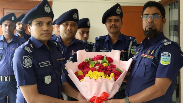 বারহাট্টা সার্কেল অফিস বার্ষিক পরিদর্শনে পুলিশ সুপার মোঃ তরিকুল ইসলাম