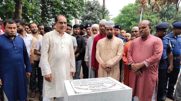কেন্দুয়া থানা মসজিদের পুনঃনির্মাণ কাজের ভিত্তিপ্রস্তর স্থাপন