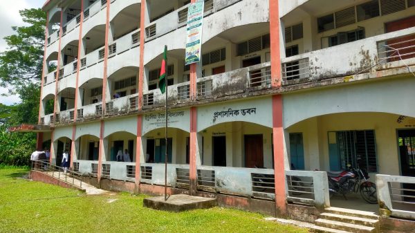পূর্বধলার ইছুলিয়া উচ্চ বিদ্যালয়ে এমএলএসএস নিয়োগে অনিয়মের অভিযোগঃ তদন্তের দাবি